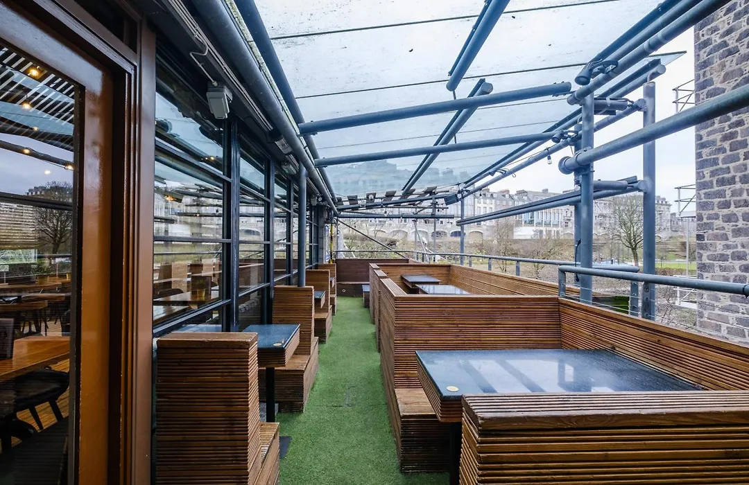 Siberia Bar & Hotel-1