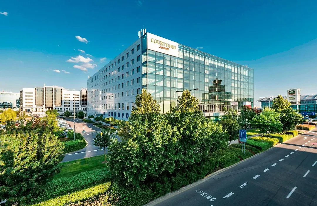 Courtyard By Marriott Prague Airport-1