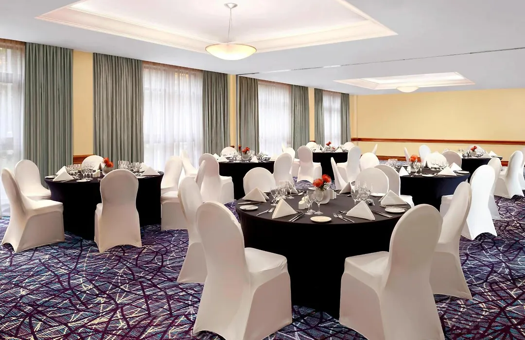Sheraton Skyline Hotel London Heathrow-1