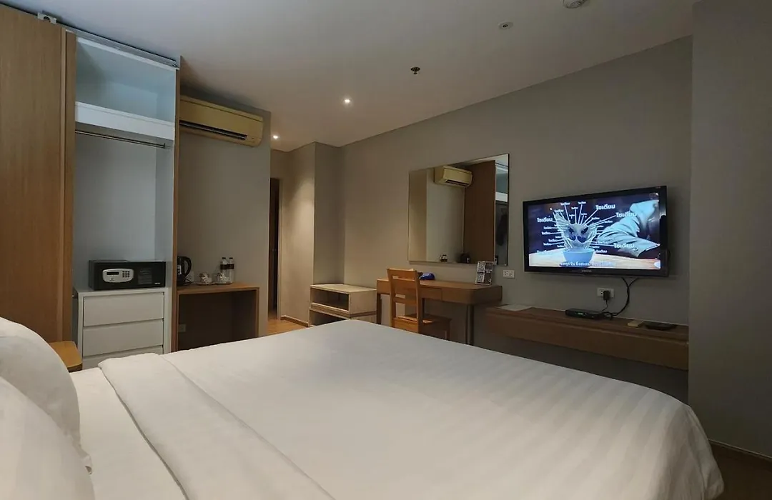Brighton Hotel Bangkok-1