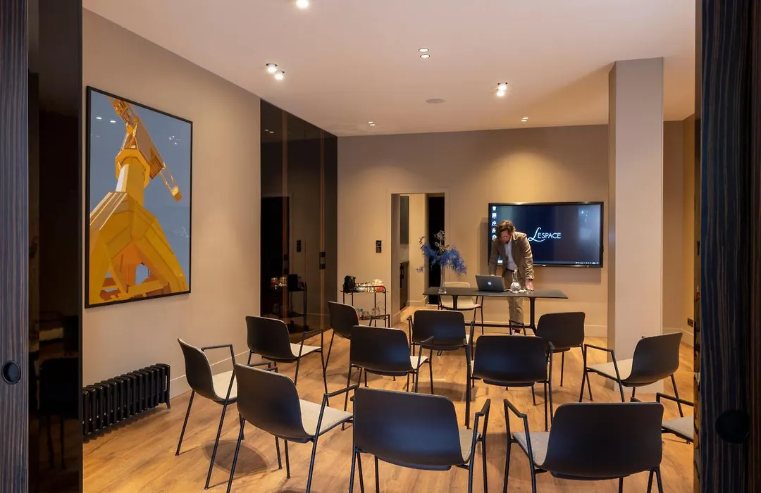LHotel - face au château - boutique hôtel et séminaires-1