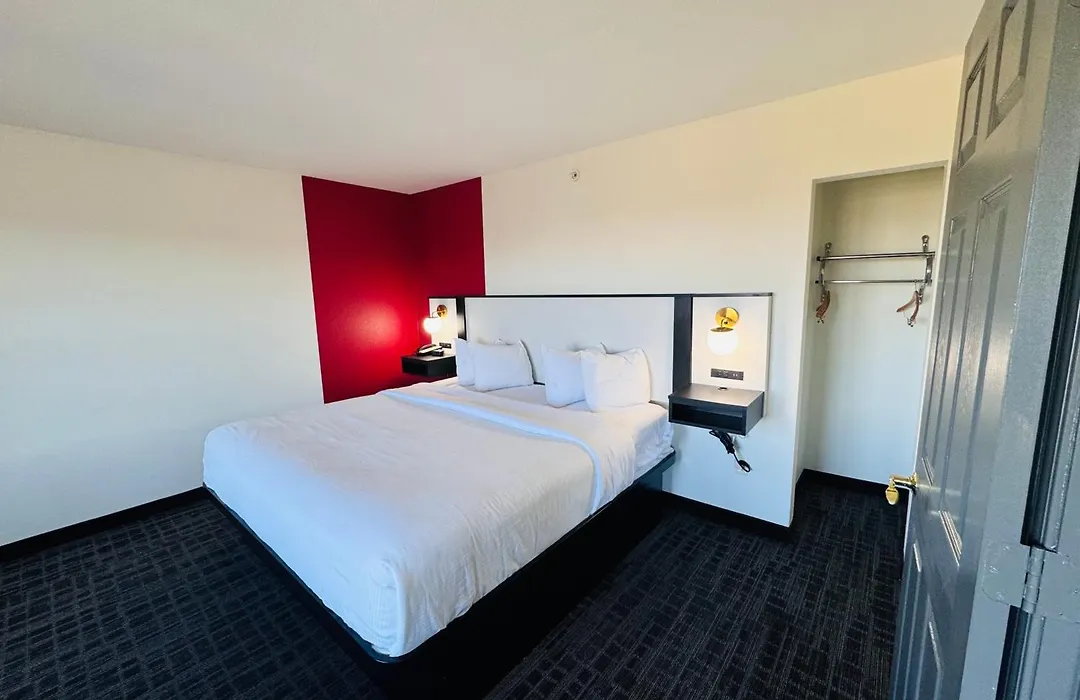 Ramada By Wyndham Sparta/At Speedway-1