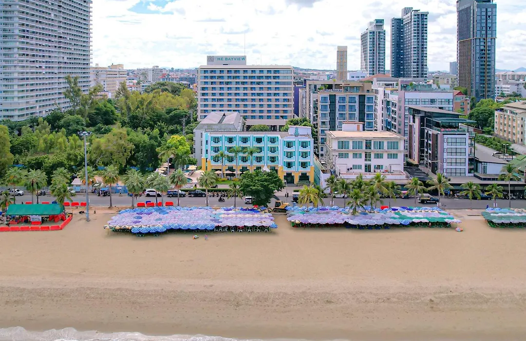 Wave Hotel Pattaya-1