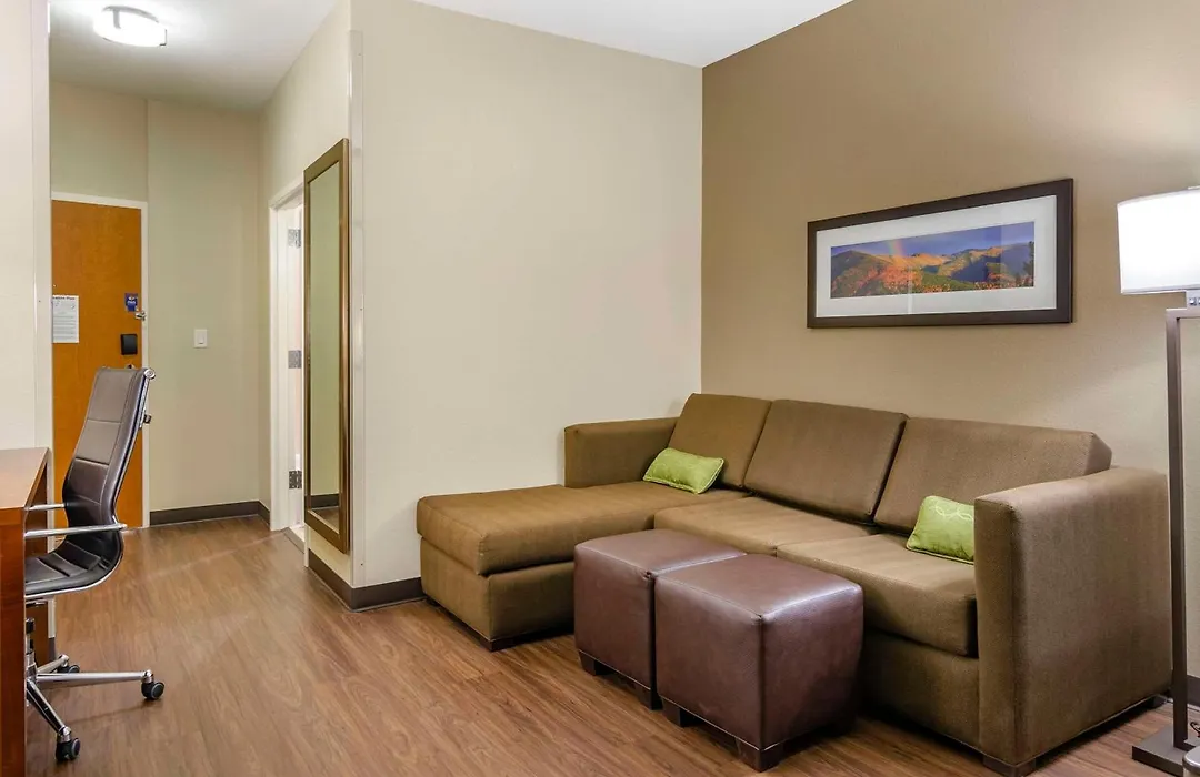 Comfort Suites Helena Airport-1