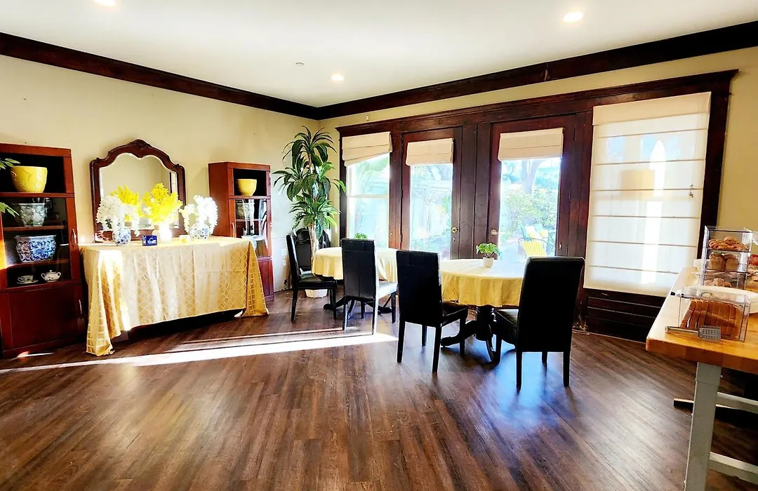 Santa Paula Inn-1