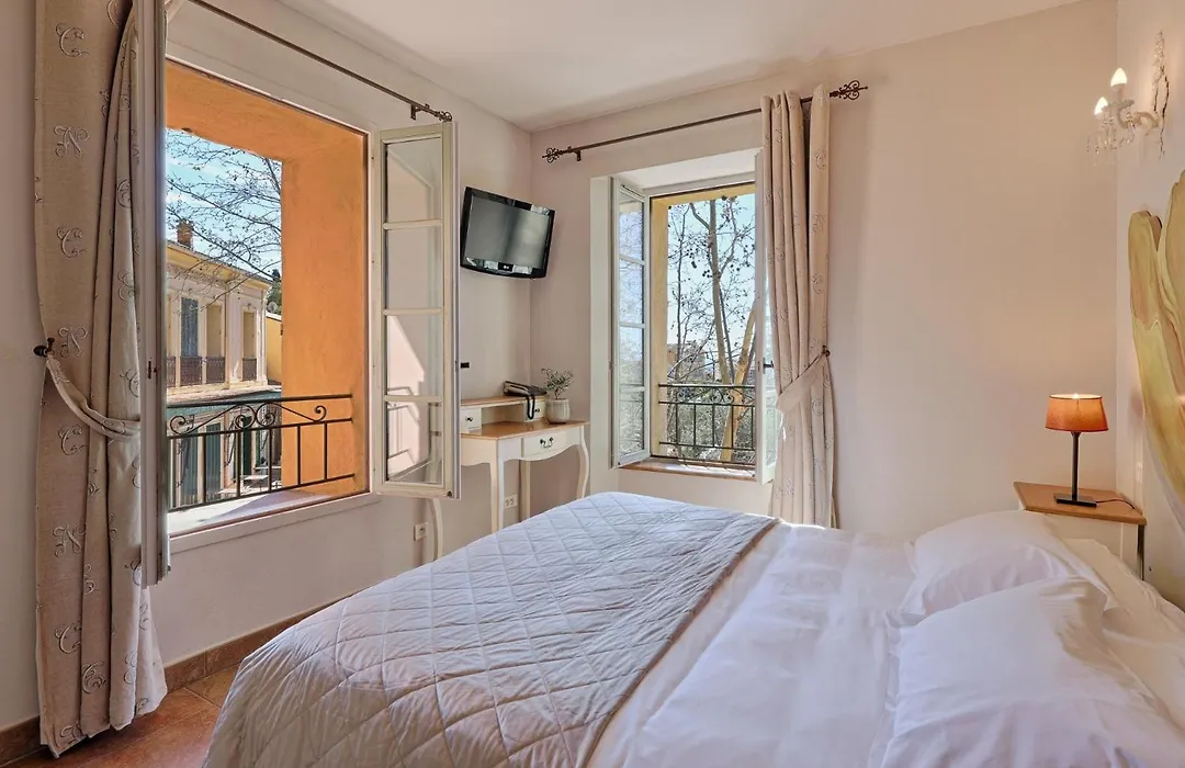 Hostellerie Du Cigalou-1
