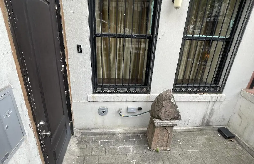 Nyc Townhouse Apartment-1