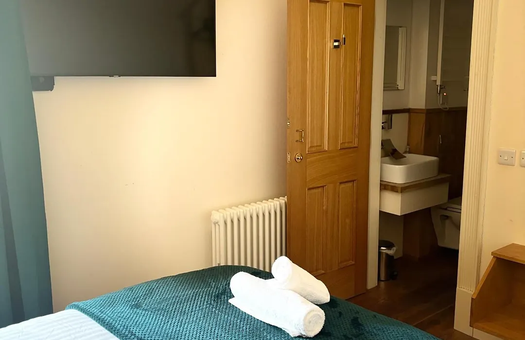 No 1 High Street Boutique Rooms-1