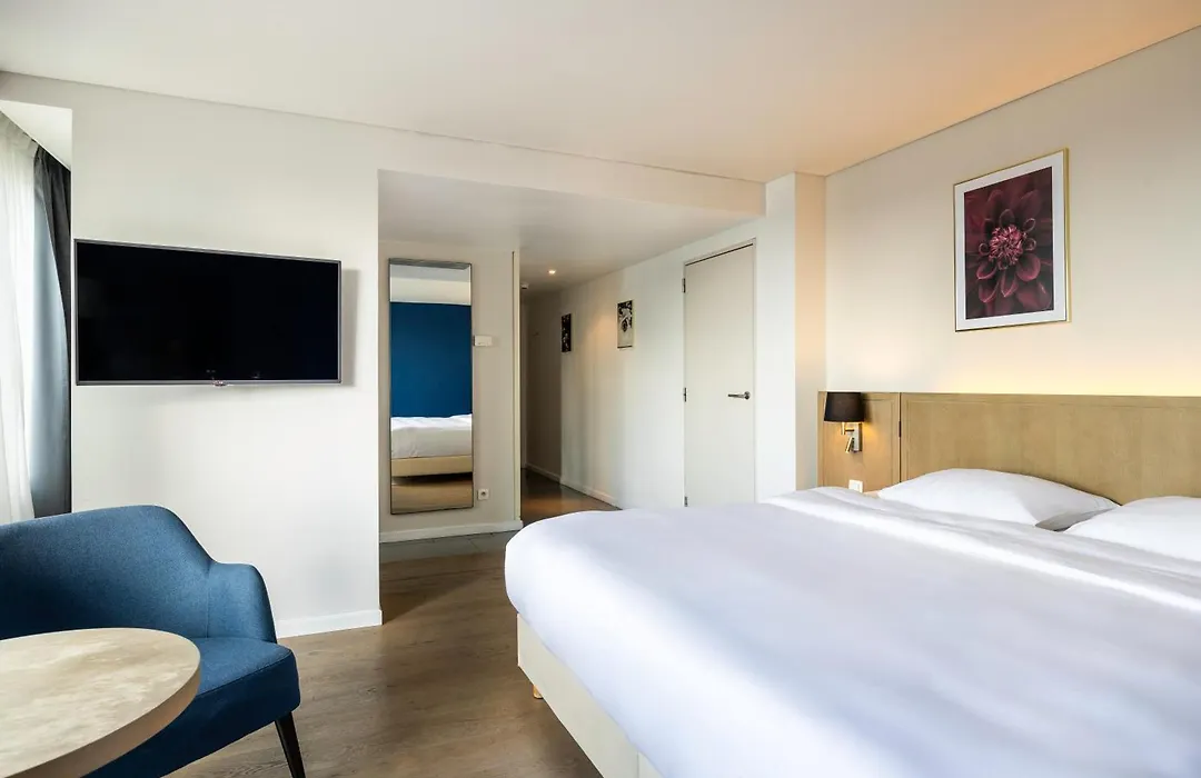 Park Inn By Radisson Antwerp City Centre-1