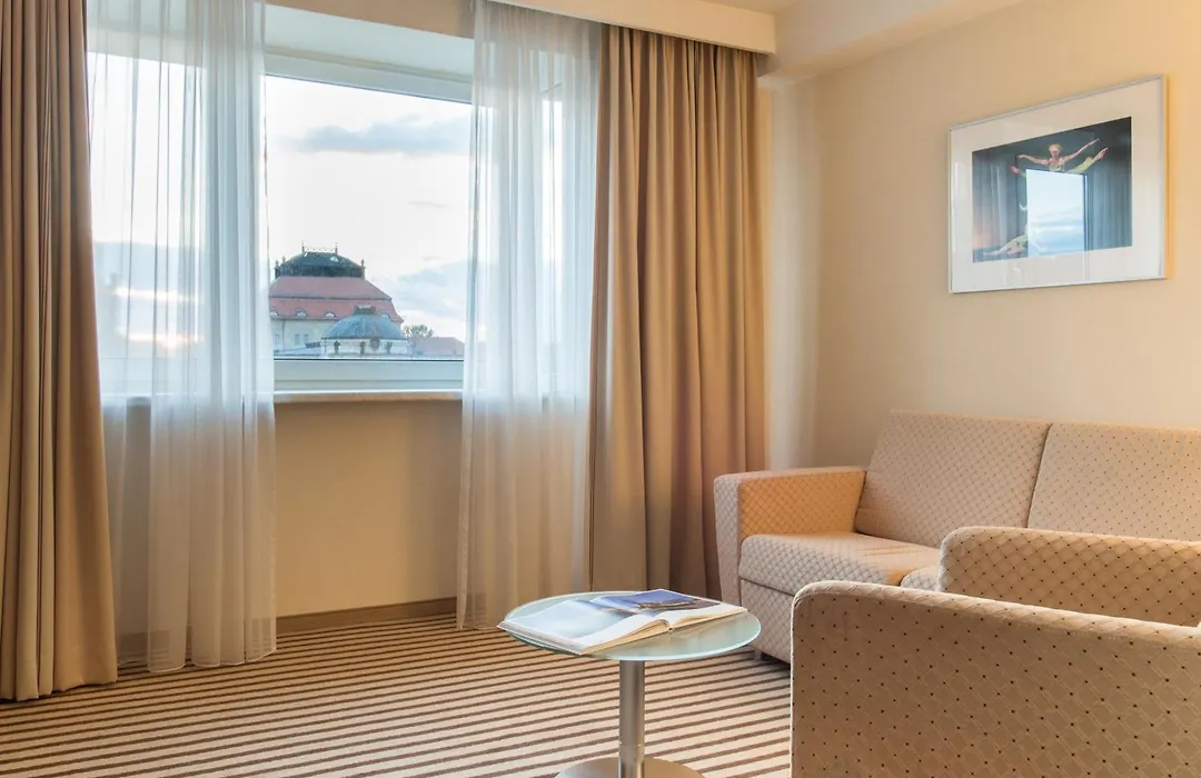 Hotel an der Oper-1