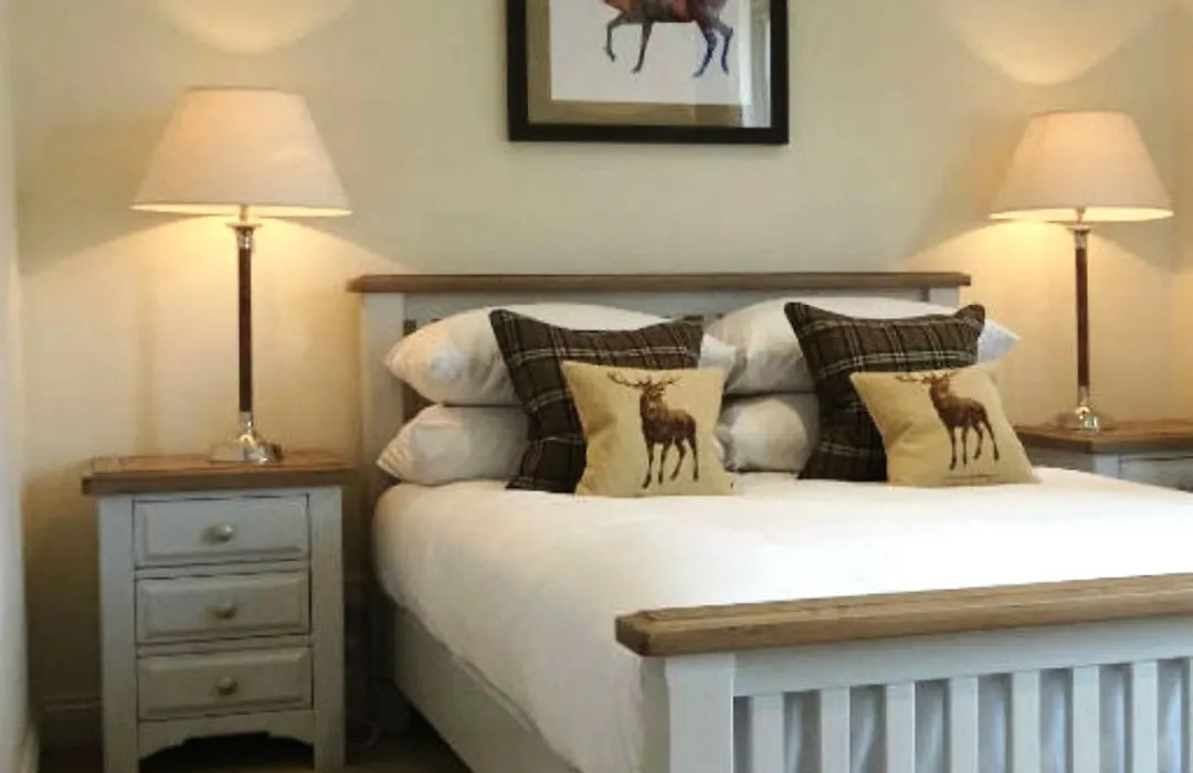 Loch Ness Lodge-1