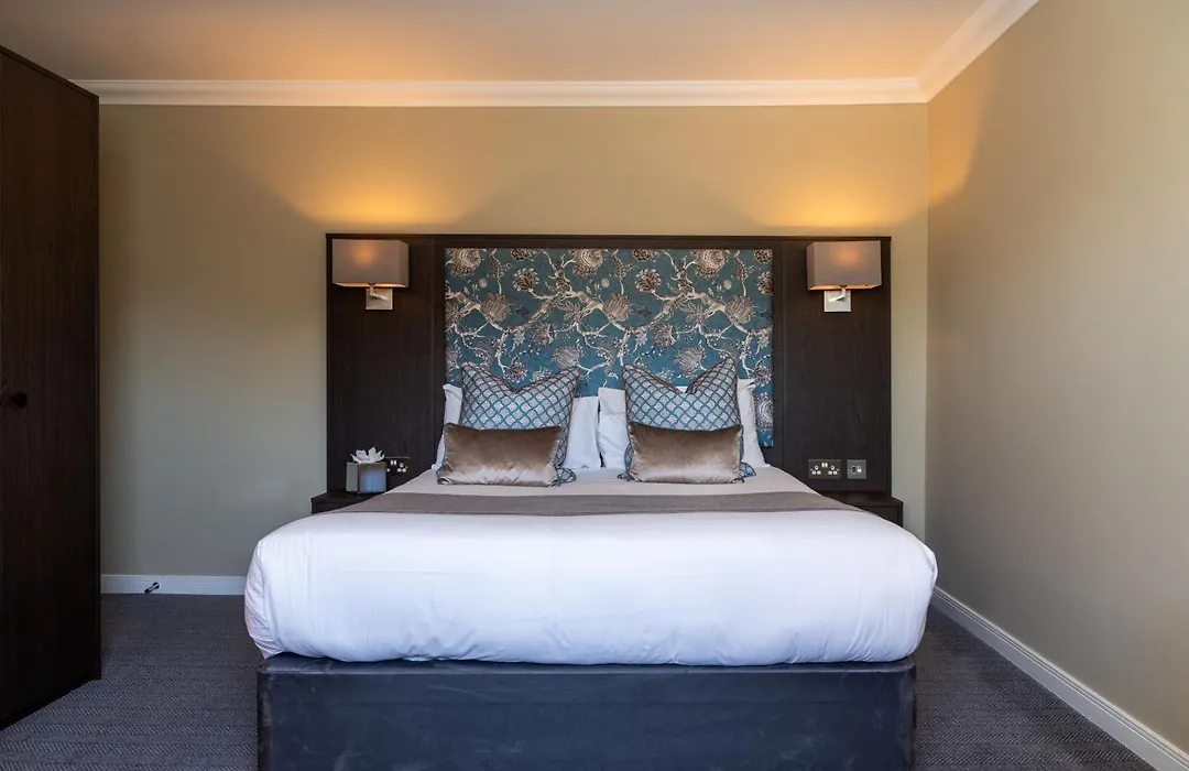 Nevis Bank Inn-1