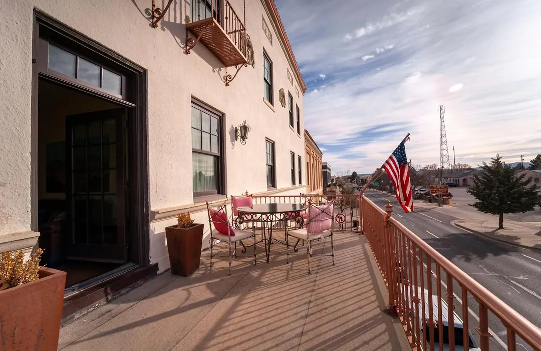 The Holland Hotel-1