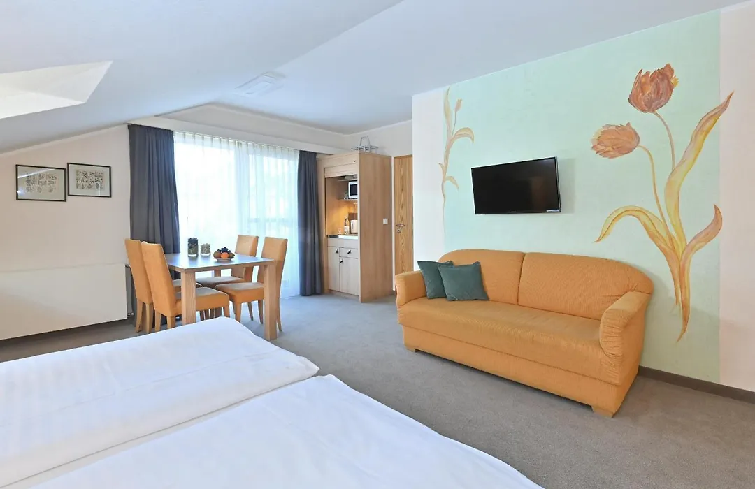 Landhaushotel Hof Wasserkuppe-1