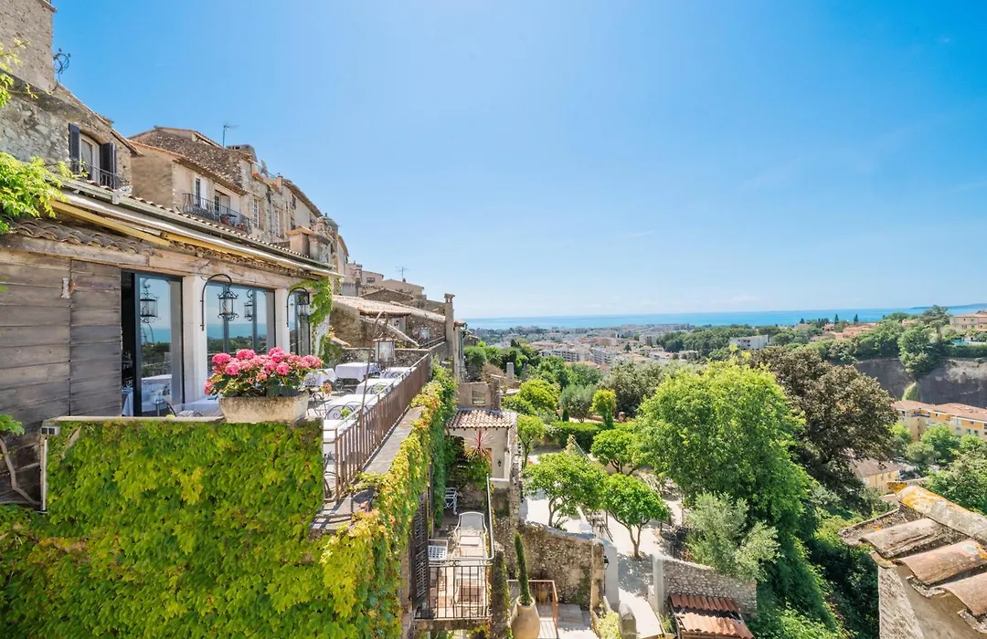 Chateau Le Cagnard-1