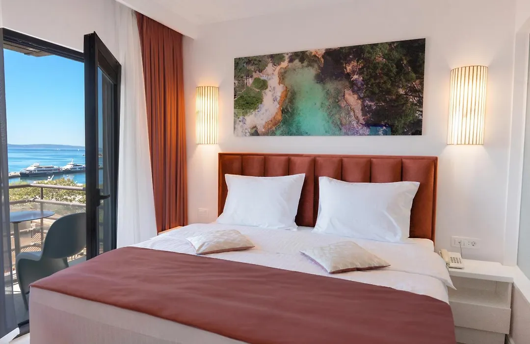 Hotel Luxe-1