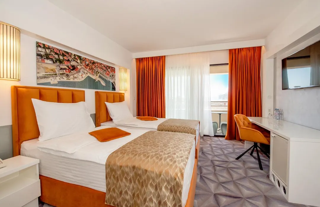 Hotel Luxe-1