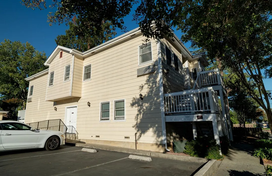 Elm House Inn-1