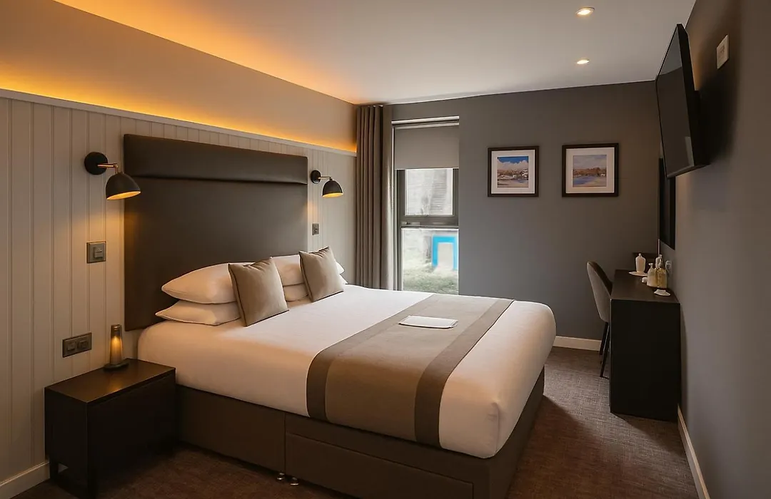 The Ranald Hotel-1