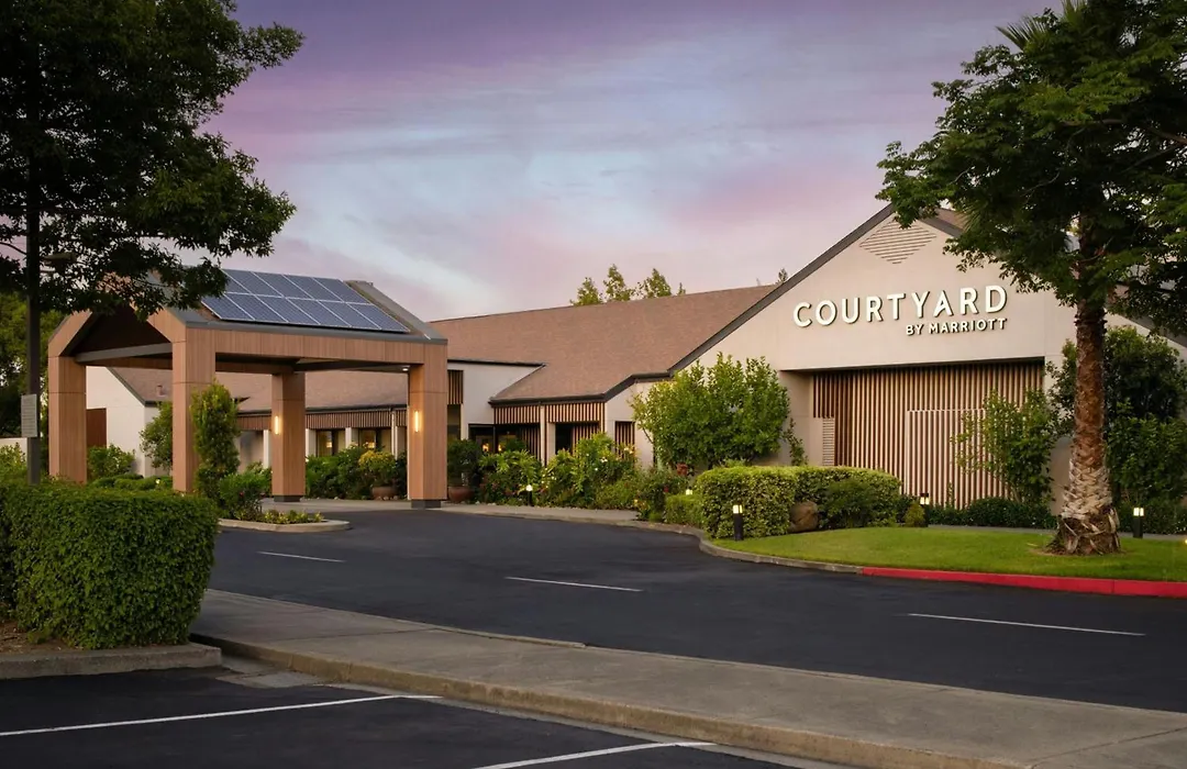 Courtyard By Marriott Vacaville-1