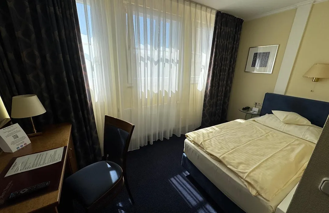 Hotel Viktoria-1