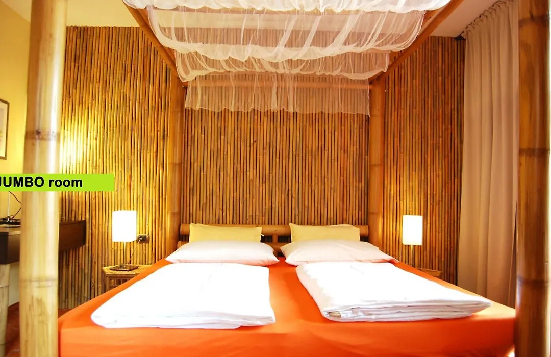 Hotel Bamboo-1