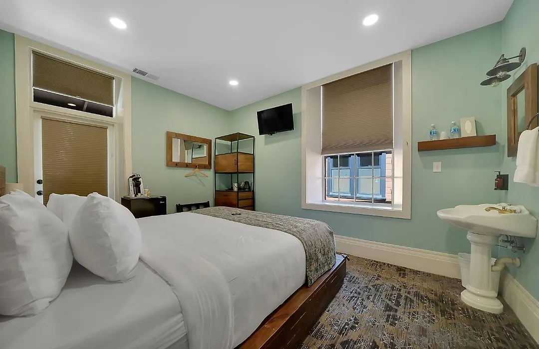 The Groveland Hotel-1