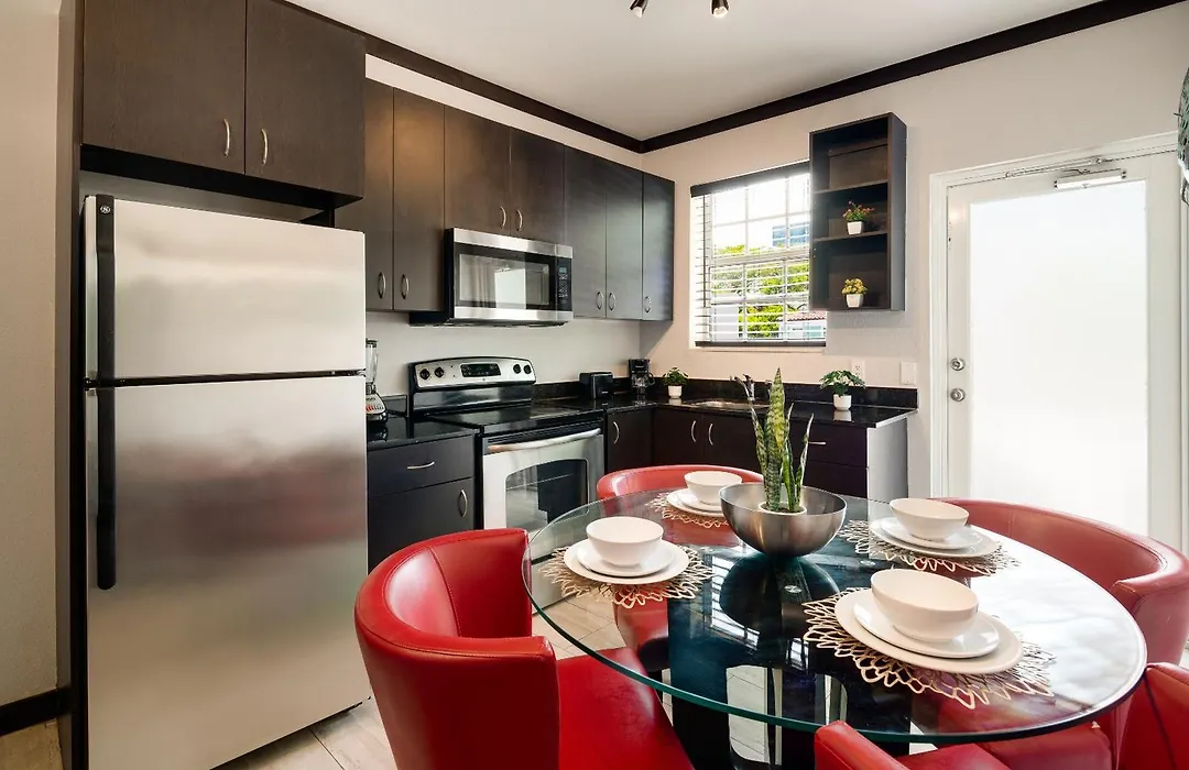 Tradewinds Apartment Hotel Miami Beach-1