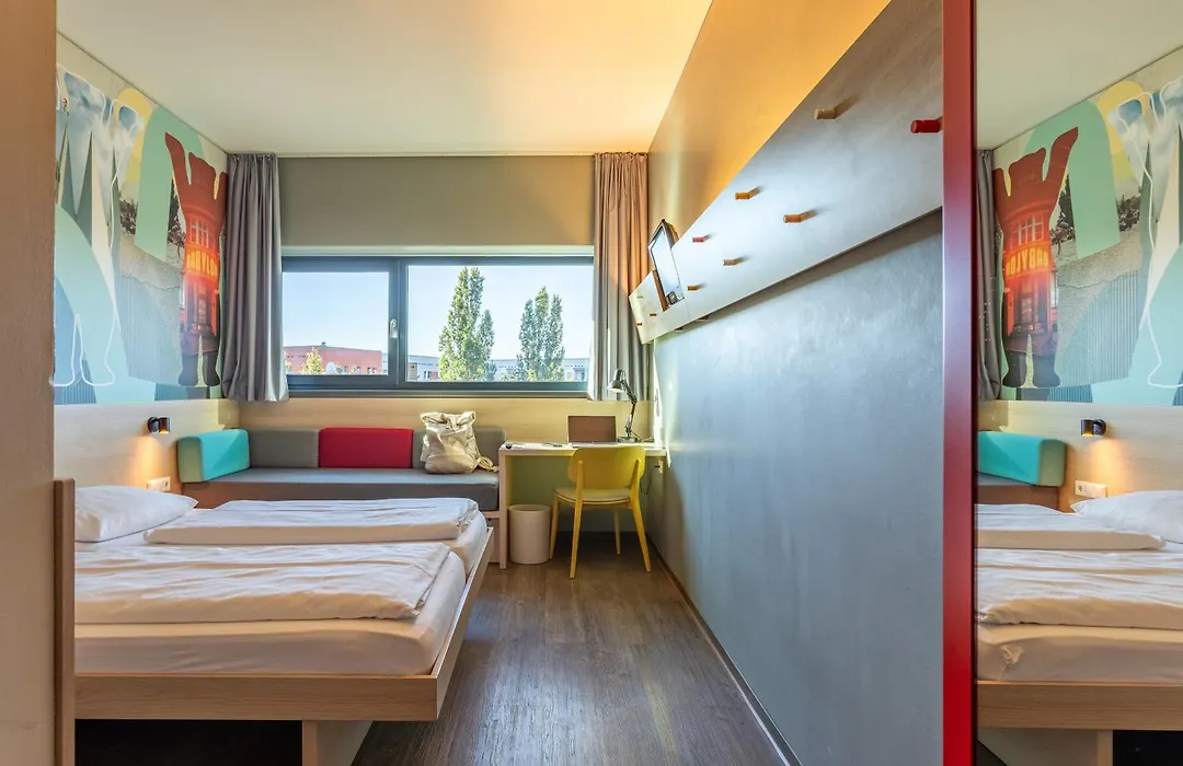 Meininger Hotel Berlin Airport-1