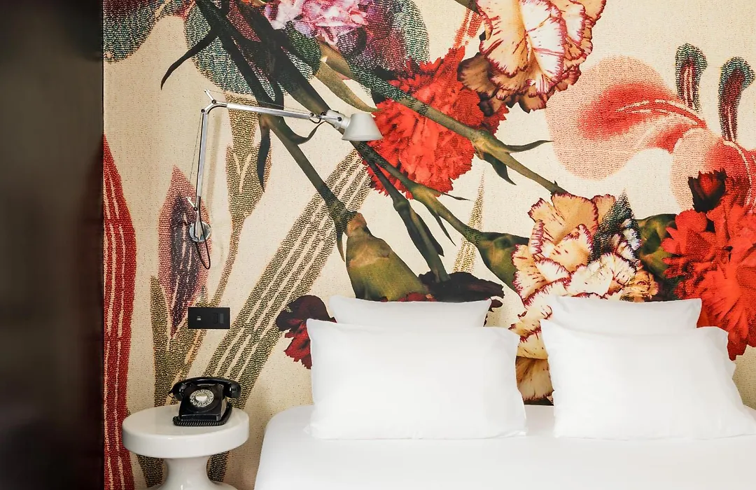 Hotel Du Petit Moulin, Haute Couture Hotel By Lacroix-1