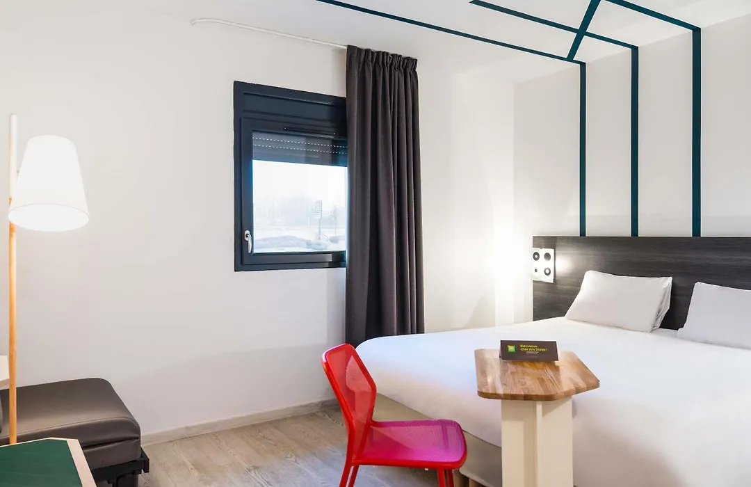ibis Styles Rouen Val De Reuil-1