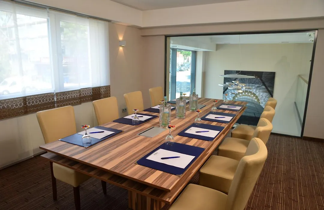 Parkhotel Oberhausen-1