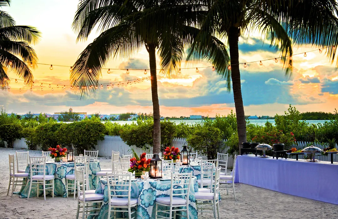 Parrot Key Hotel & Villas-1