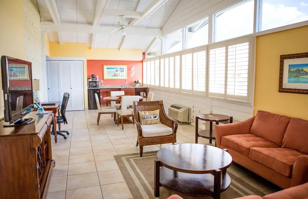 Best Western Plus Yacht Harbor Inn-1