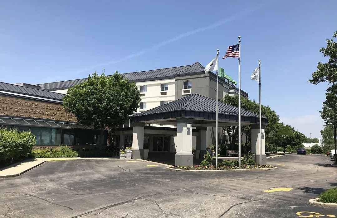 Holiday Inn & Suites Chicago-Carol Stream Wheaton By Ihg-1