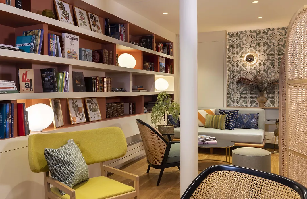 Hotel Jardin De Cluny-1