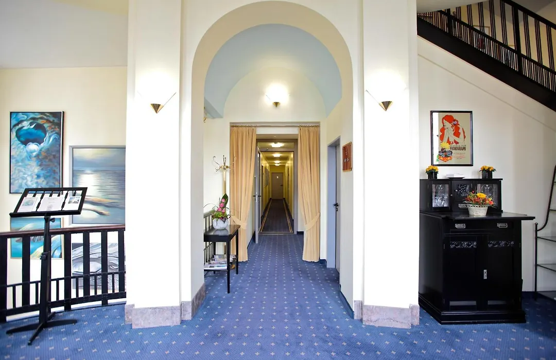 Hotel Viktoria-1