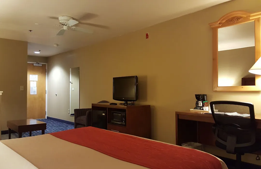 Comfort Inn & Suites Sequoia Kings Canyon-1