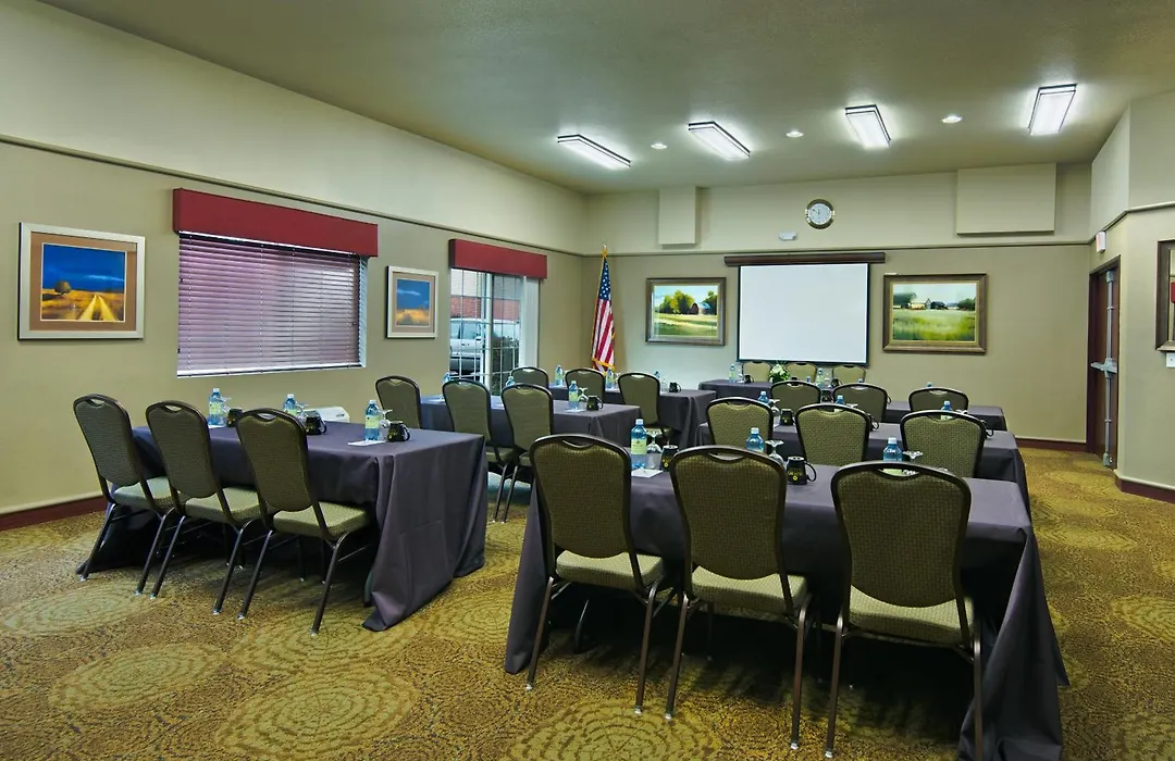 Oxford Suites Hermiston-1