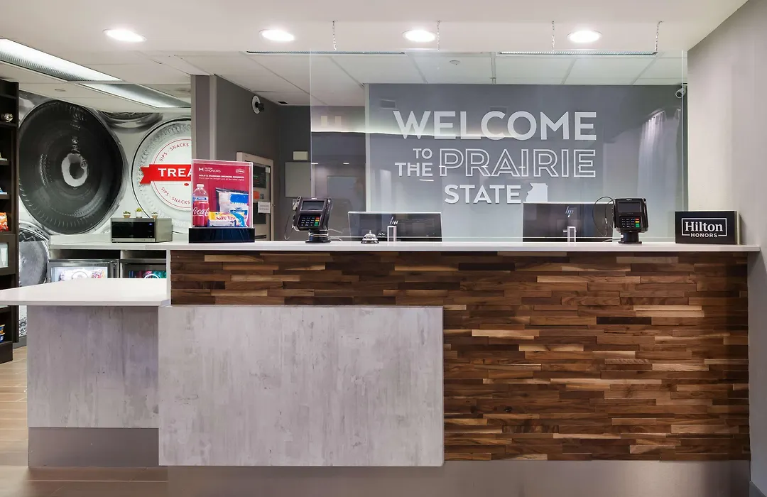 Hampton Inn & Suites Chicago-Hoffman Estates-1