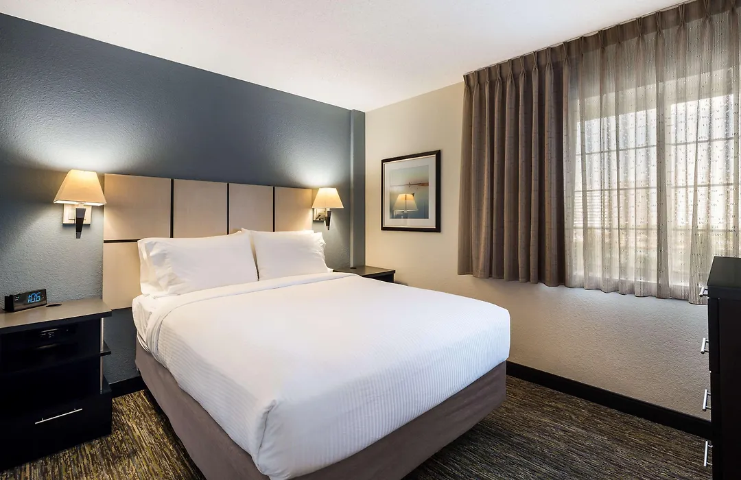 Sonesta Simply Suites Chicago Waukegan-1