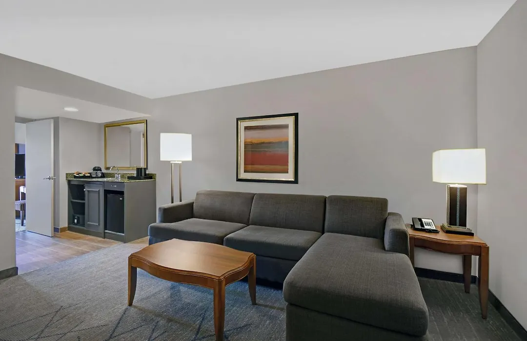 Embassy Suites By Hilton Detroit - Livonia/Novi-1