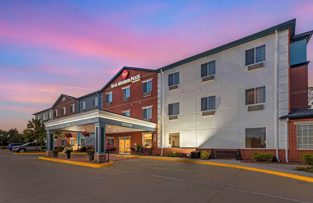 Best Western Plus Des Moines West Inn & Suites-1