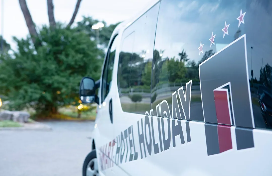 Smart Hotel Holiday-1