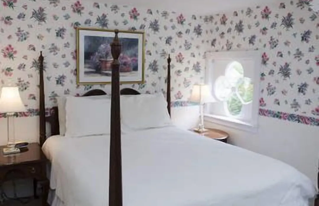 Ashley Inn-1
