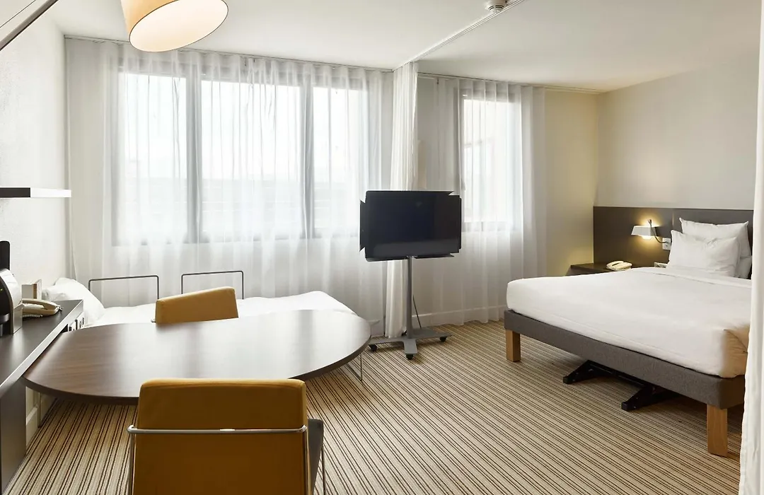 B&B HOTEL Vélizy Est-1