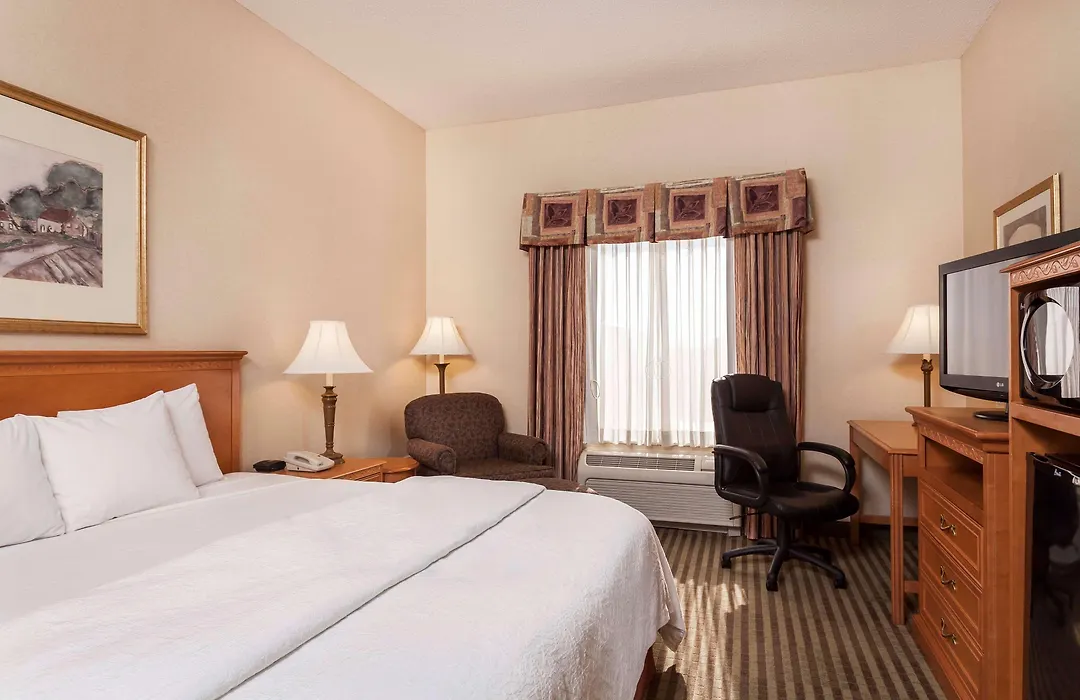 Hampton Inn & Suites Addison-1