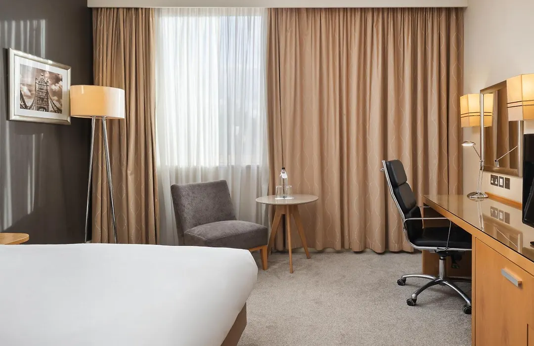 Crowne Plaza London Ealing By Ihg-1