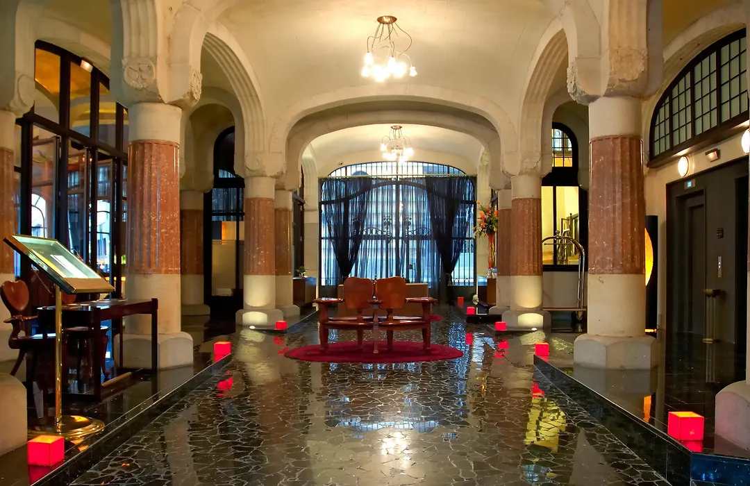 Hotel Casa Fuster G.L Monumento-1