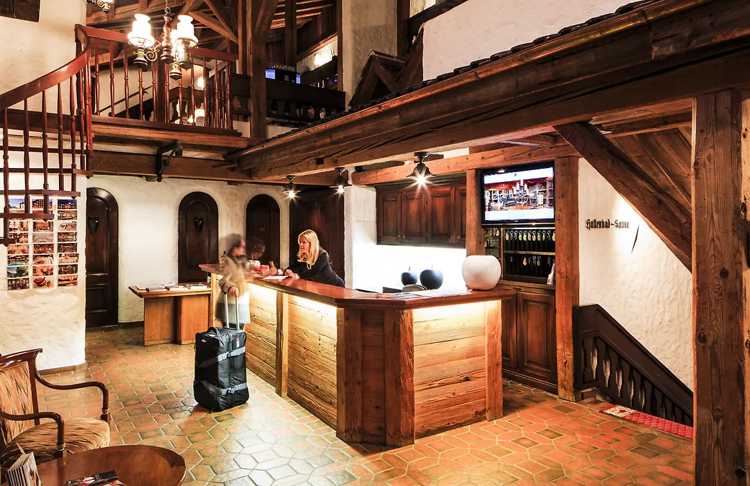 Swiss-Chalet Merlischachen - Romantik Schloss-Hotel Am See-1